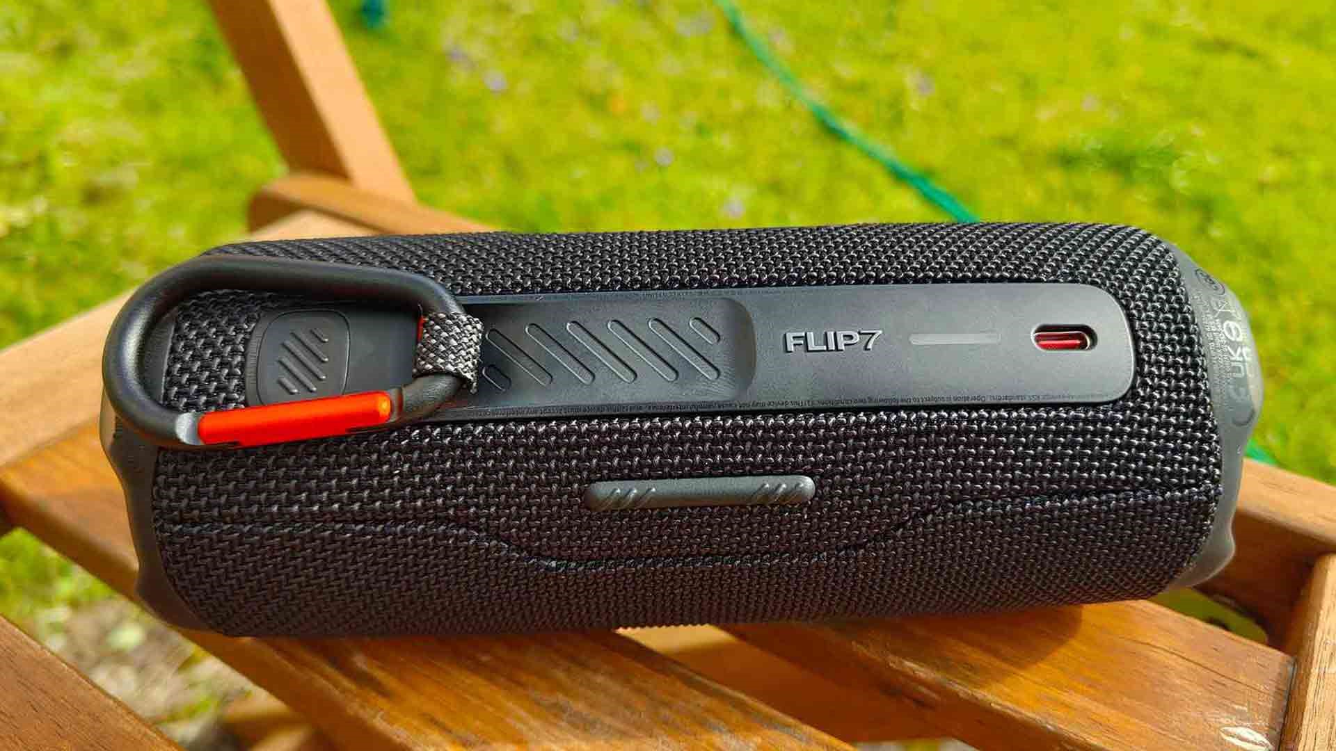 مقایسه اسپیکر JBL Flip 7 با آلتیمیت ایرز Boom 3