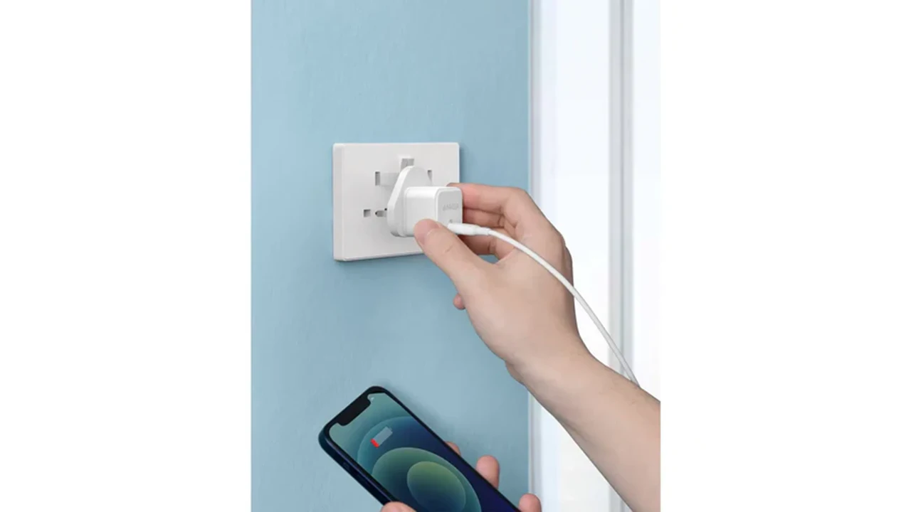 اداپتور 20 وات 3 پین انکر مدل A2149